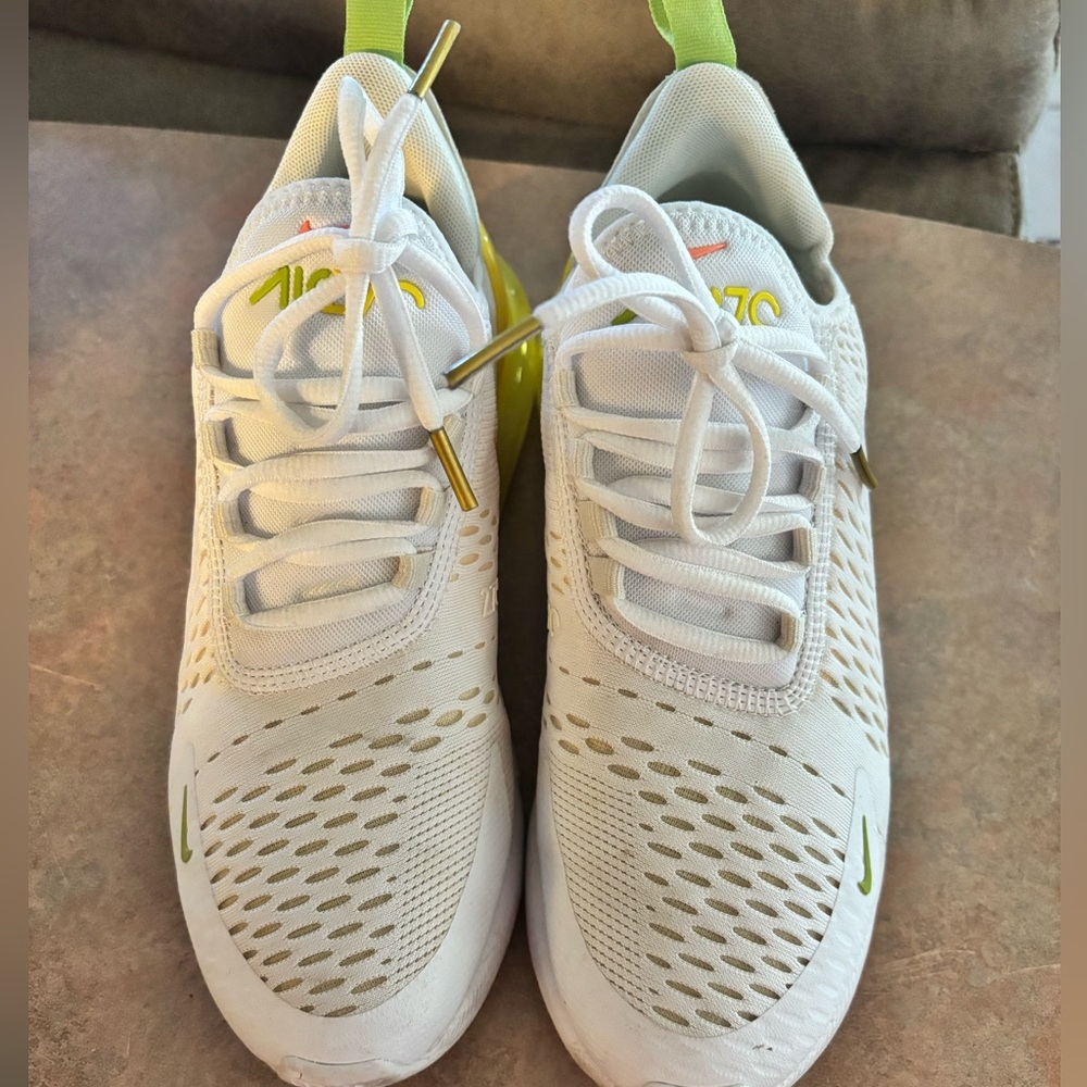 Nike woman Air Max 27O white